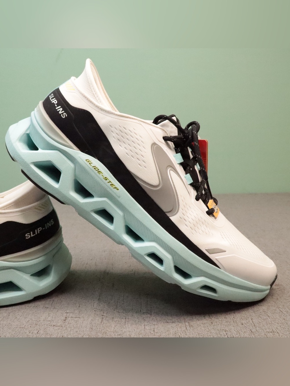Skechers Glide-Step Altus Hands Free Slip-ins White Blue Athletic Shoes US 12 WD